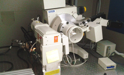 Difractómetro de Rayos X de polvo de ánodo rotatorio de 18kW (60kV, 300 mA), RIGAKU D/max 2500