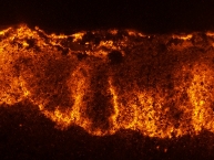 Roca dolomítica observada en las dos bandas de fluorescencia disponibles (1)