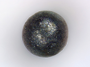 Imagen multifocus (3D) de un micrometeorito aislado a 675x
