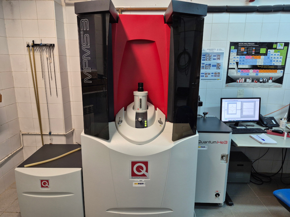 MPMS 3 (Magnetical Properties Measurement System)