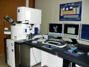 Microscopio electrónico de barrido de emisión de campo (FESEM) Carl Zeiss MERLIN™
